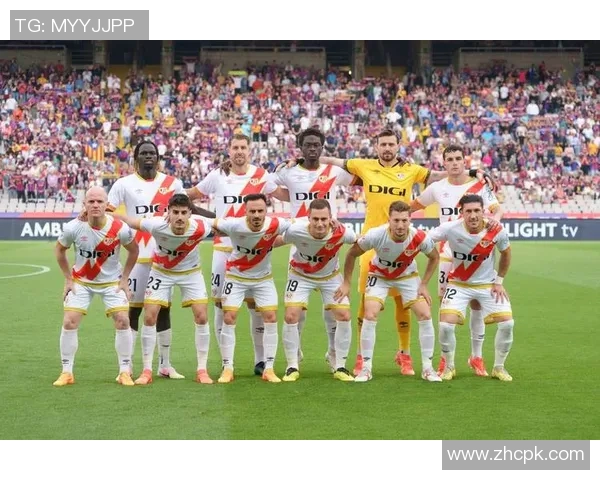 亨克与贝西克塔展开激烈对决谁能在这场比赛中笑到最后